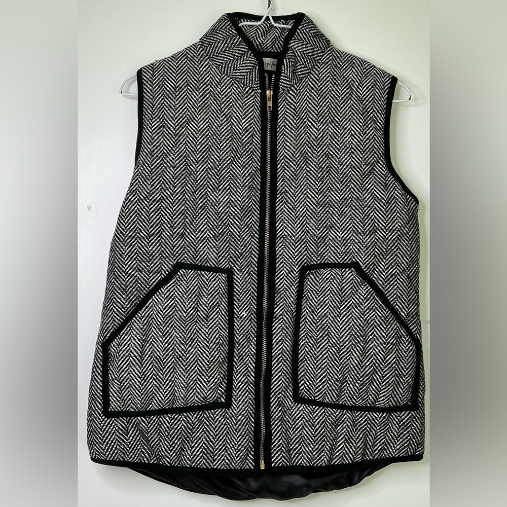 Fashion Women Puffer Vest Small Quilted Black Cream Herringbone Chevron Preppy